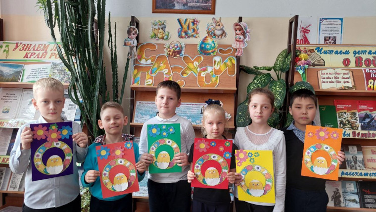 "Творческая мастерская" изготовила пасхальные поделки и узнала о празднике Пасхи.