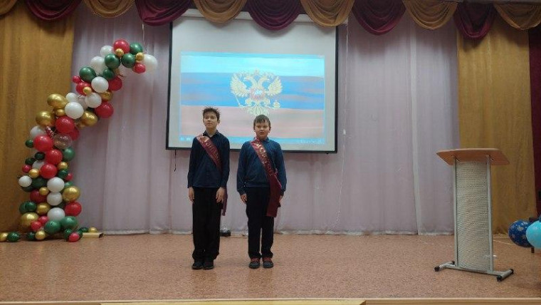 Линейка и "Разговоры о важном" ("День российской печати") состоялись 13 января.